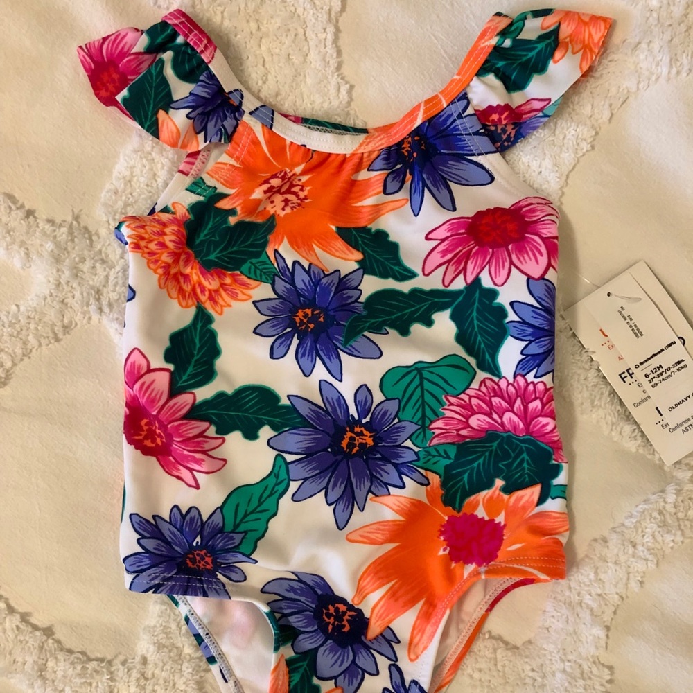 NWT Old Navy 6mo swimsuit